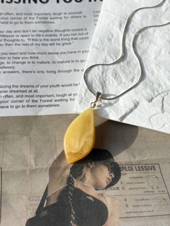 Wisiorek srebrny z bursztynem mlecznym Vanilla