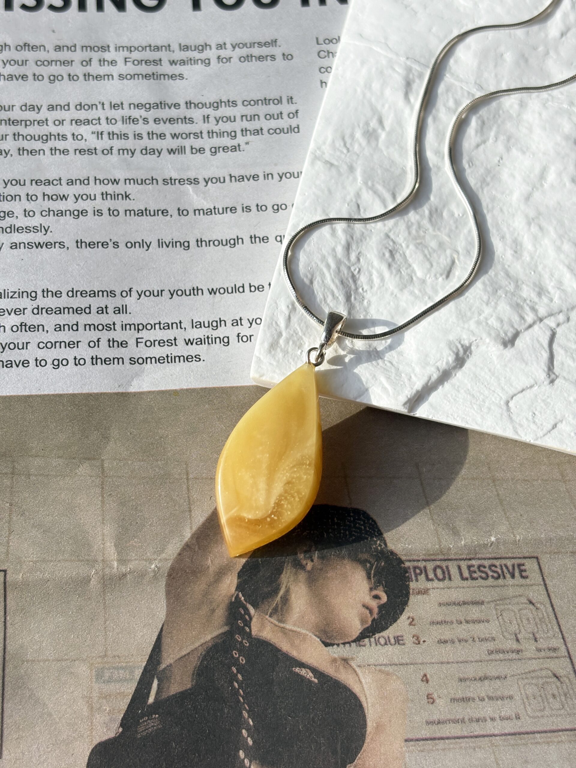 Wisiorek srebrny z bursztynem mlecznym Vanilla 1 Wisiorek srebrny z bursztynem mlecznym