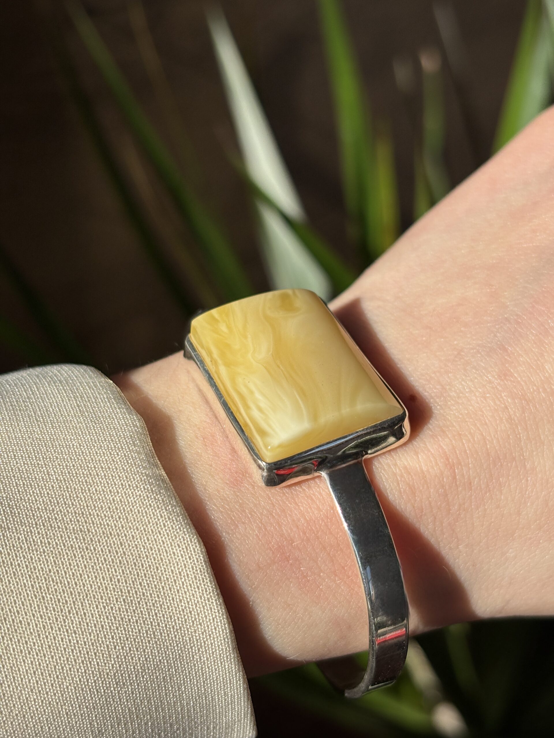 Bransoletka z mlecznym bursztynem 4 Bransoletka z mlecznym bursztynem - obrazek 2