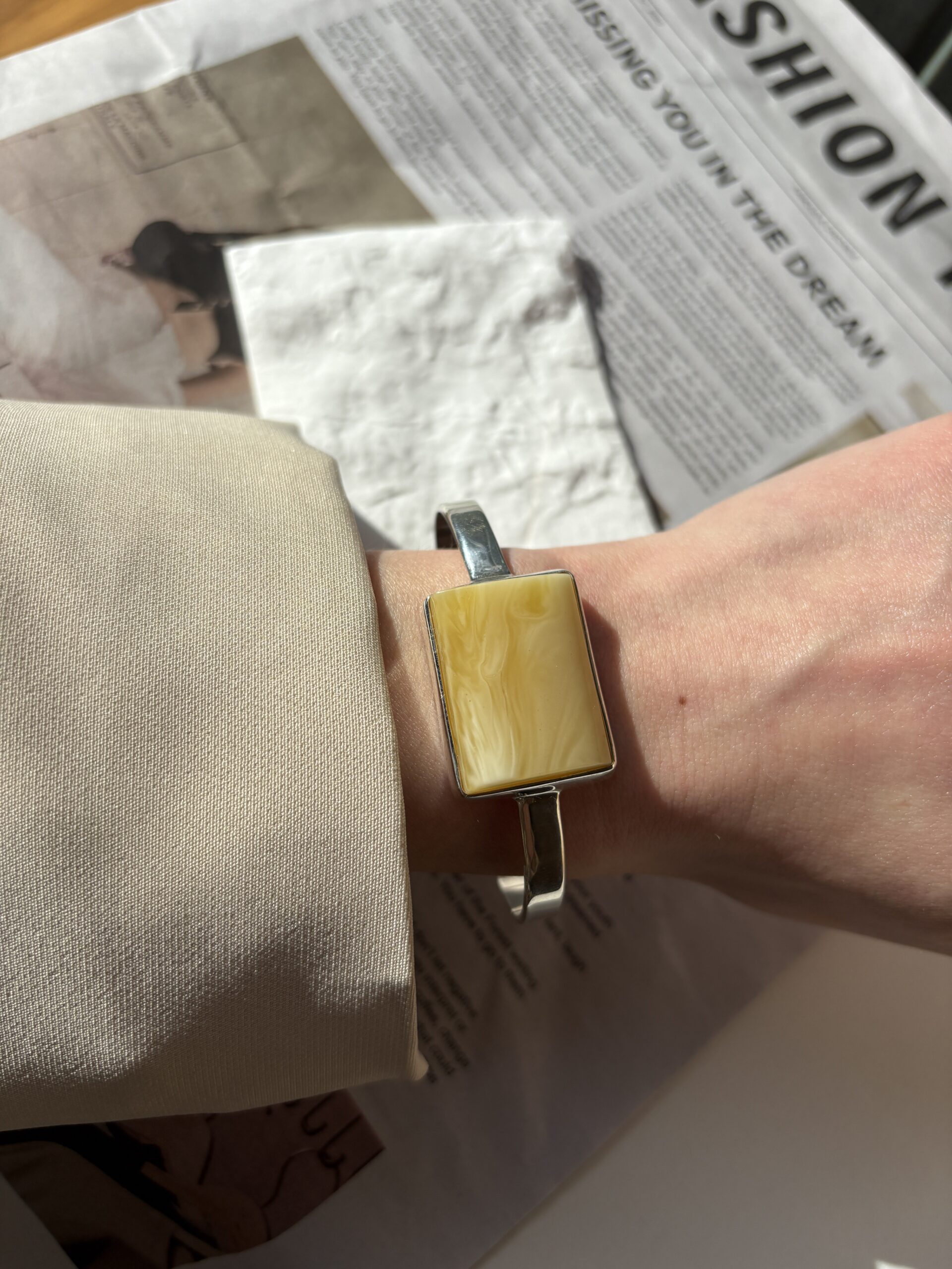 Bransoletka z mlecznym bursztynem 6 Bransoletka z mlecznym bursztynem - obrazek 4