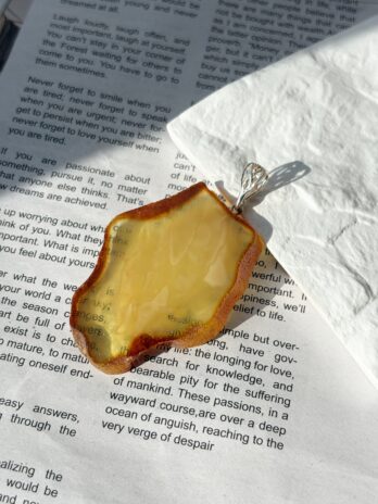 Naszyjnik Bursztynowy Plaster – Ręcznie Szlifowany Bursztyn Naturalny