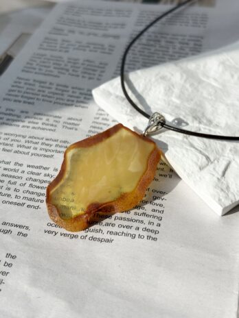 Naszyjnik Bursztynowy Plaster – Ręcznie Szlifowany Bursztyn Naturalny