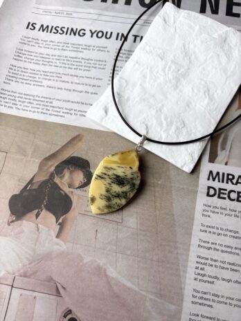 Wisiorek srebrny z bursztynu naturalnego