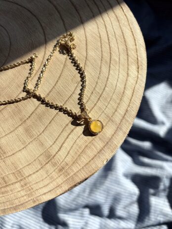 Wisiorek z bursztynem i cyrkoniami Glow