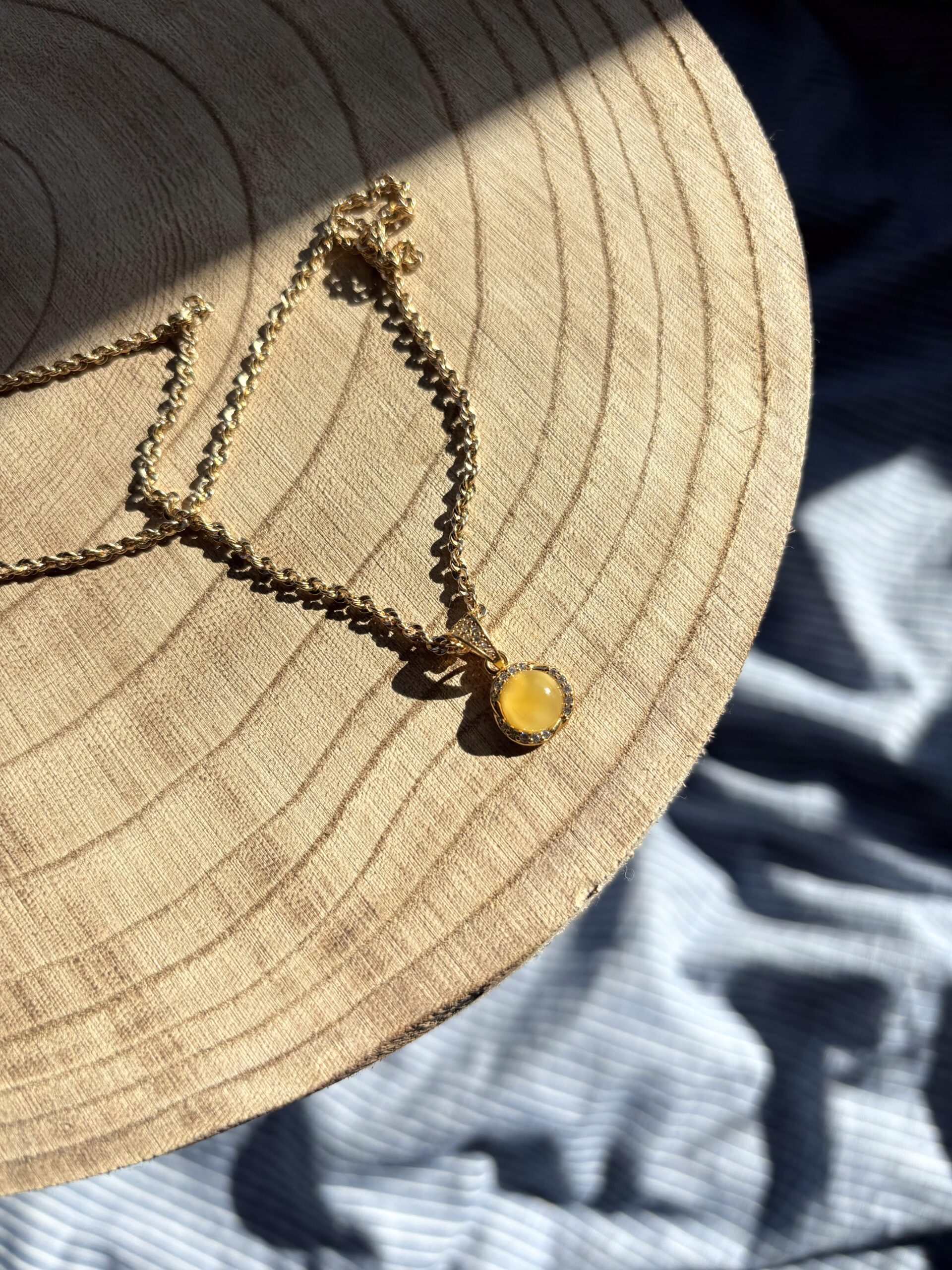 Kolczyki z bursztynem mlecznym i cyrkoniami