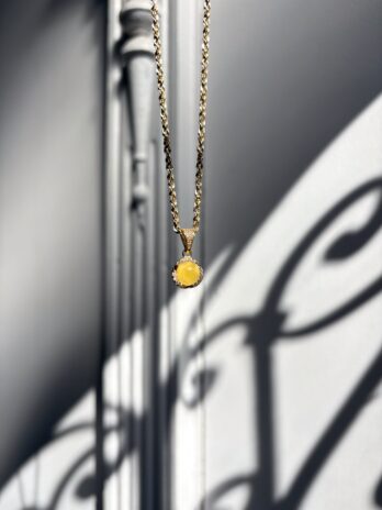 Wisiorek z bursztynem i cyrkoniami Glow