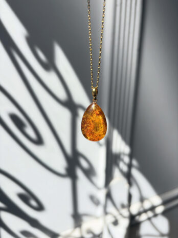 Wisiorek z bursztynem naturalnym Gold